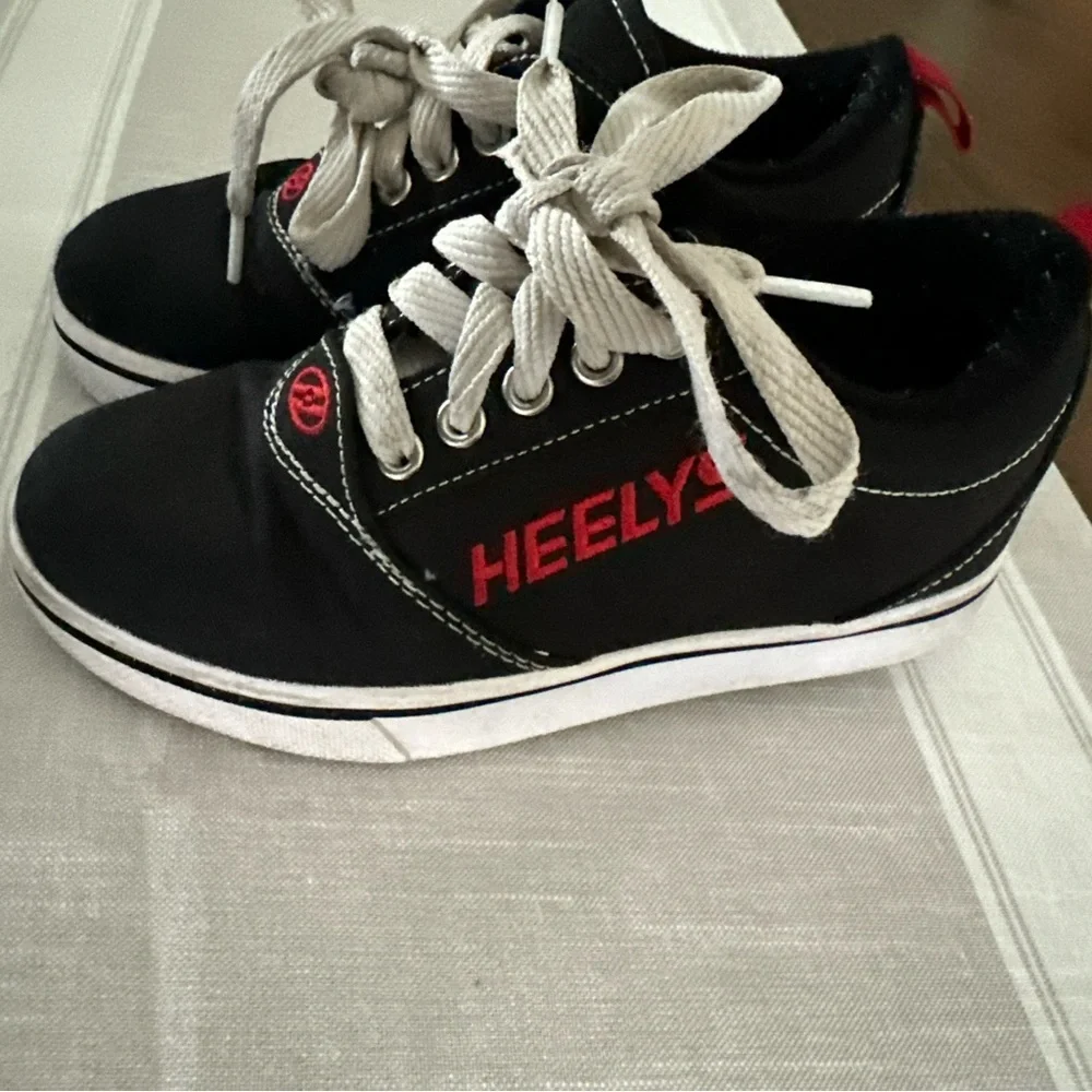 HEELYS Black Red Youth Size 13 Little Kid